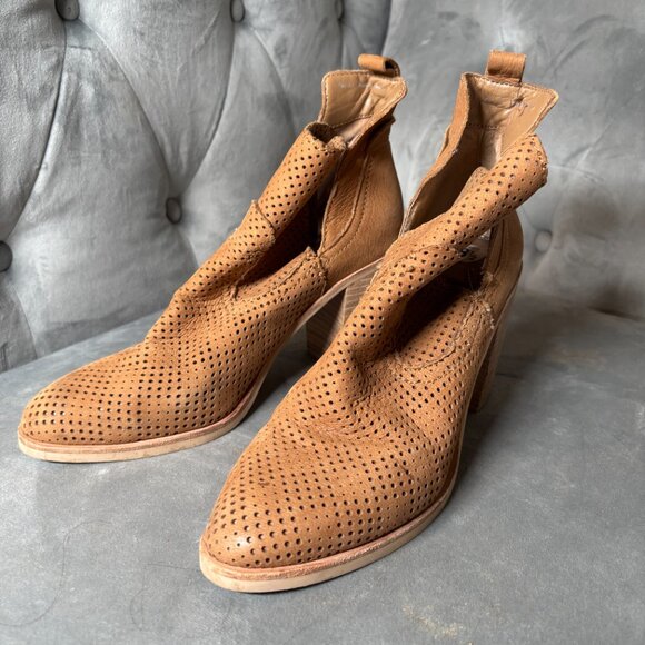 Dolce Vita Perforated Leather Ankle Booties – Tan – Women’s 8.5‎ - Picture 3 of 9